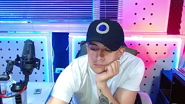 Darko0717 online show from January 9, 12:49 am