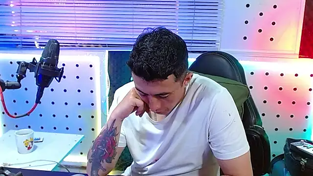 Darko0717 online show from March 23, 10:48 pm