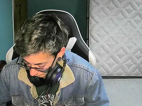 Snapshot of Jughead_16 chatting on September 27, 1:47 am Jughead 16 online show from September 27, 1:47 am