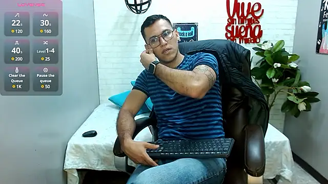 lorenzo rey online show from December 4, 2:15 pm