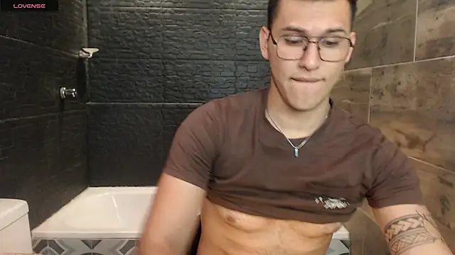 lorenzo rey online show from December 10, 2:17 pm