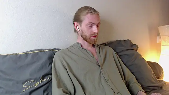Damien Bi online show from September 18, 10:01 pm