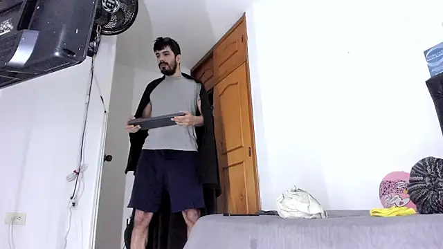 JohanyLatino online show from December 14, 11:29 am