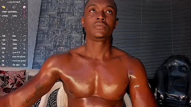 DannSmmith online show from December 19, 9:06 am