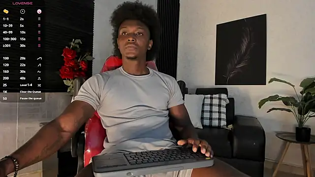 DannSmmith online show from June 23, 4:28 am