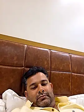 Snapshot of Sakhtlaundaz chatting on March 7, 6:00 pm Sakhtlaundaz online show from March 7, 6:00 pm