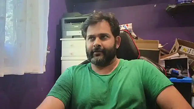 Snapshot of Sakhtlaundaz chatting on September 16, 8:42 pm Sakhtlaundaz online show from September 16, 8:42 pm