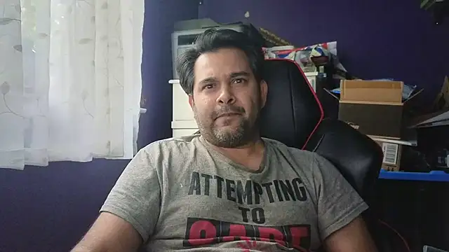 Snapshot of Sakhtlaundaz chatting on September 23, 8:19 pm Sakhtlaundaz online show from September 23, 8:19 pm
