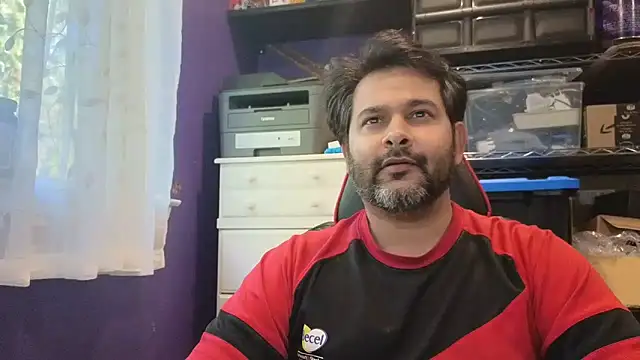 Snapshot of Sakhtlaundaz chatting on October 5, 8:46 pm Sakhtlaundaz online show from October 5, 8:46 pm