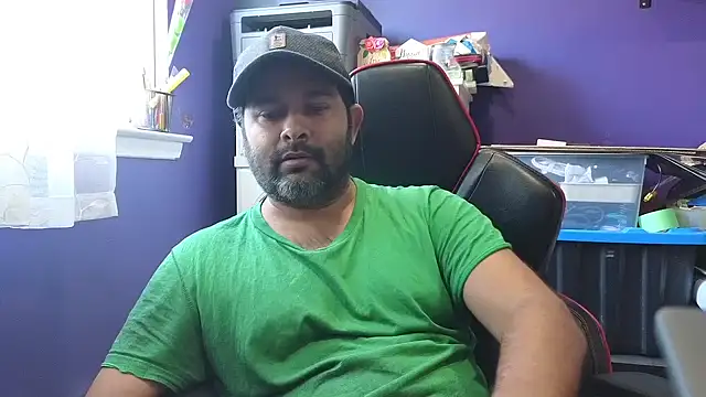 Snapshot of Sakhtlaundaz chatting on January 9, 3:34 pm Sakhtlaundaz online show from January 9, 3:34 pm