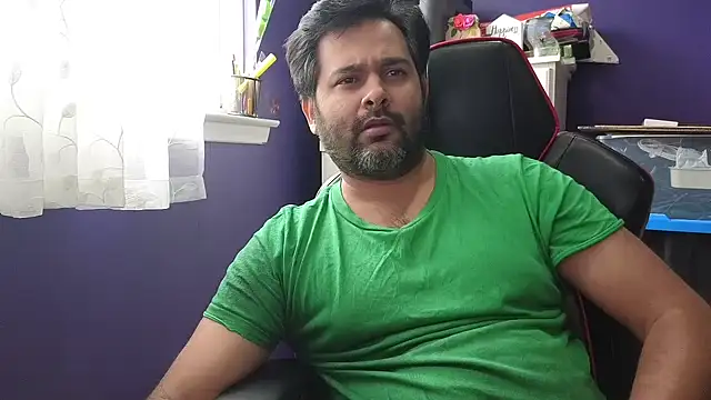 Snapshot of Sakhtlaundaz chatting on January 7, 4:37 pm Sakhtlaundaz online show from January 7, 4:37 pm