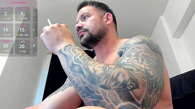 musclemonster31 online show from July 1, 4:24 am