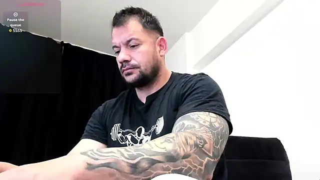 musclemonster31 online show from December 5, 9:16 am