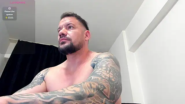 musclemonster31 online show from July 14, 7:23 am
