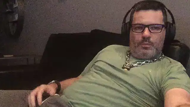 Snapshot of Pup_Rush chatting on September 21, 12:44 am Pup Rush online show from September 21, 12:44 am