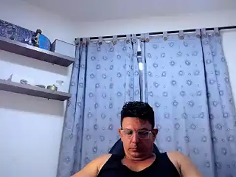Snapshot of pedropicapi chatting on March 5, 4:13 am pedropicapi online show from March 5, 4:13 am