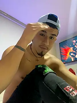 IanValencia  online show from October 10, 3:55 am