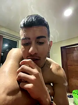 IanValencia  online show from September 22, 4:45 am