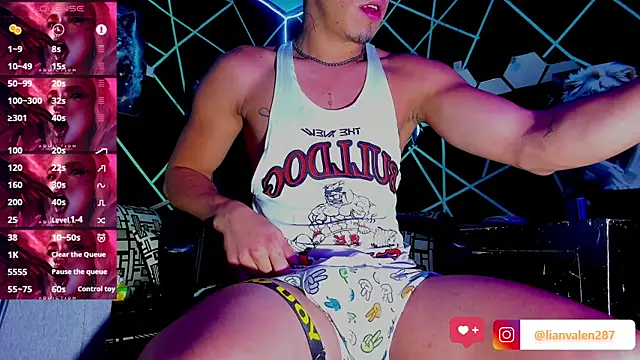 IanValencia  online show from January 21, 2:44 am