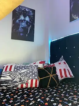 IanValencia  online show from March 4, 8:35 am