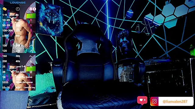 IanValencia  online show from January 4, 7:55 am