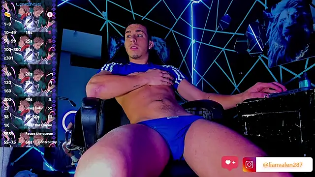 IanValencia  online show from January 30, 3:11 am