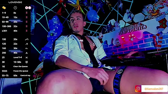 IanValencia  online show from December 24, 1:59 am