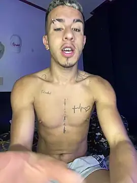 IanValencia  online show from December 26, 11:10 am