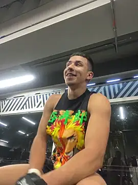 IanValencia  online show from December 10, 6:22 am