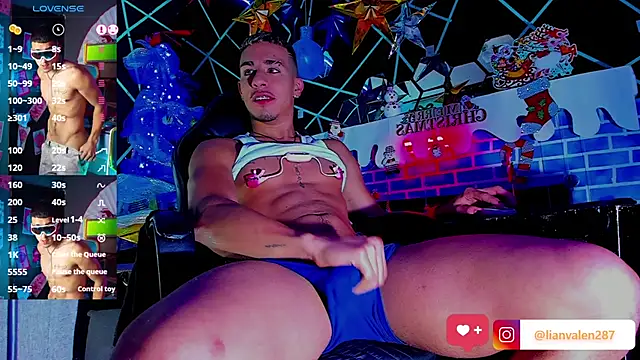 IanValencia  online show from December 30, 2:20 am