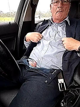 stiffandlubedxh online show from April 13, 10:21 pm