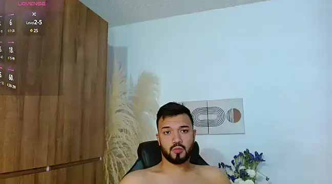 Snapshot of mathew_vidal1 chatting on December 10, 10:16 pm mathew vidal1 online show from December 10, 10:16 pm