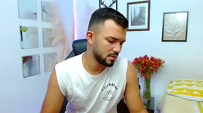 Snapshot of mathew_vidal1 chatting on February 7, 1:04 am mathew vidal1 online show from February 7, 1:04 am