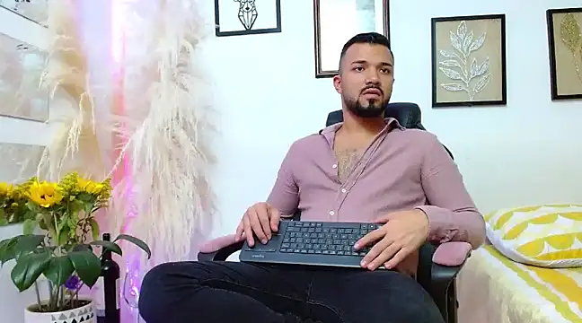 Snapshot of mathew_vidal1 chatting on February 4, 10:13 pm mathew vidal1 online show from February 4, 10:13 pm