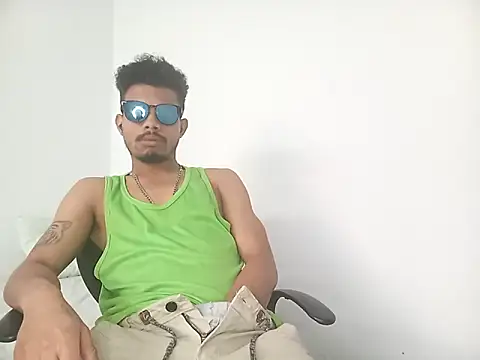 Snapshot of danidiazto2023 chatting on March 3, 9:01 pm danidiazto2023 online show from March 3, 9:01 pm