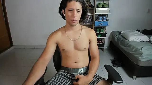 imtonny19 online show from November 7, 2:37 am