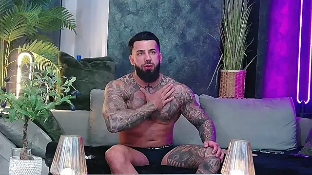 masterkingofmusclee online show from March 24, 9:19 pm