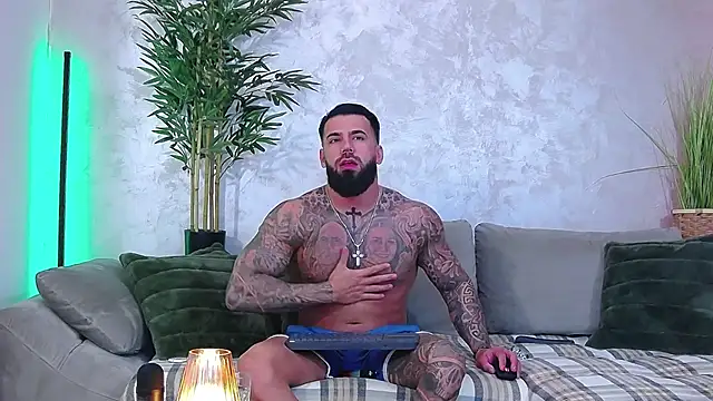 masterkingofmusclee online show from April 6, 9:59 pm