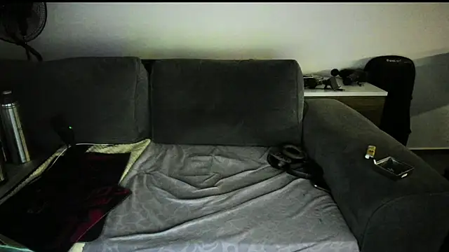 Snapshot of Hugealphabeast chatting on September 14, 2:13 am Hugealphabeast online show from September 14, 2:13 am