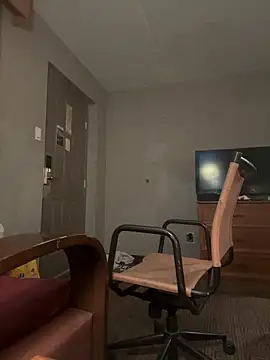 Stressreliever82 online show from April 7, 9:20 am