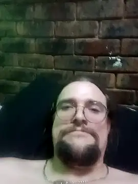 Snapshot of HerManforyou chatting on December 20, 1:14 am HerManforyou online show from December 20, 1:14 am