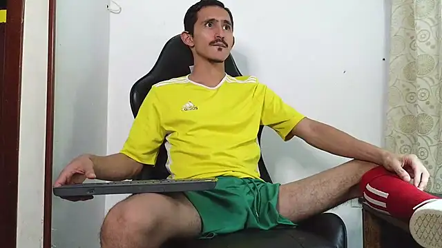 HomeAloneK online show from February 3, 7:30 pm