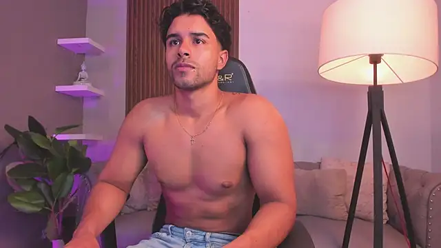 liam collins21 online show from April 10, 12:01 pm