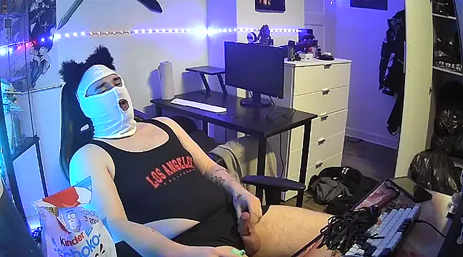 Snapshot of Longcock3345 chatting on January 20, 6:43 pm Longcock3345 online show from January 20, 6:43 pm