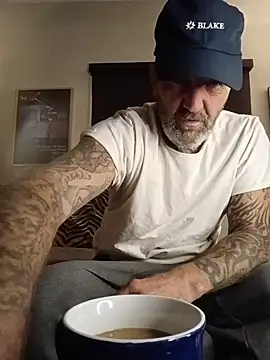 Hotbodyscottie online show from November 11, 8:30 am