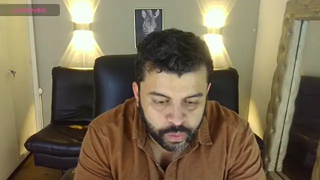 Snapshot of Santi_Ruiz2 chatting on March 3, 11:34 pm Santi Ruiz2 online show from March 3, 11:34 pm