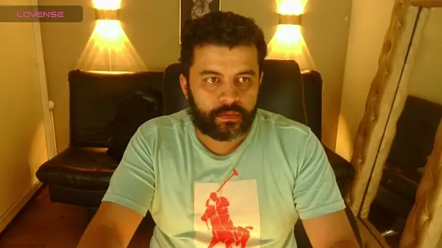 Snapshot of Santi_Ruiz2 chatting on March 20, 11:34 pm Santi Ruiz2 online show from March 20, 11:34 pm