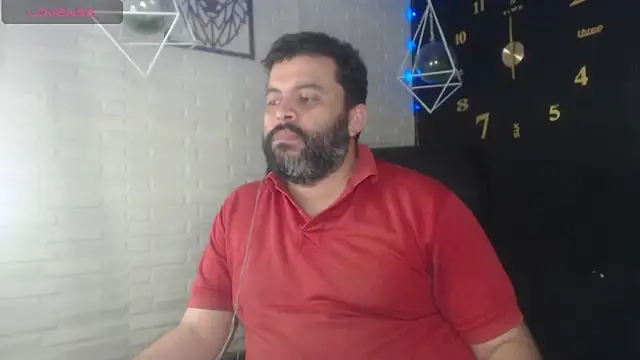 Snapshot of Santi_Ruiz2 chatting on February 4, 3:44 am Santi Ruiz2 online show from February 4, 3:44 am