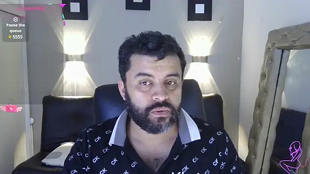 Snapshot of Santi_Ruiz2 chatting on March 15, 1:19 am Santi Ruiz2 online show from March 15, 1:19 am