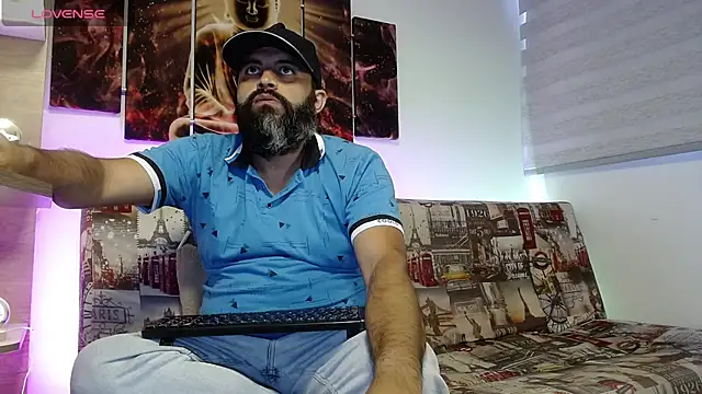 Snapshot of Santi_Ruiz2 chatting on September 22, 9:58 pm Santi Ruiz2 online show from September 22, 9:58 pm